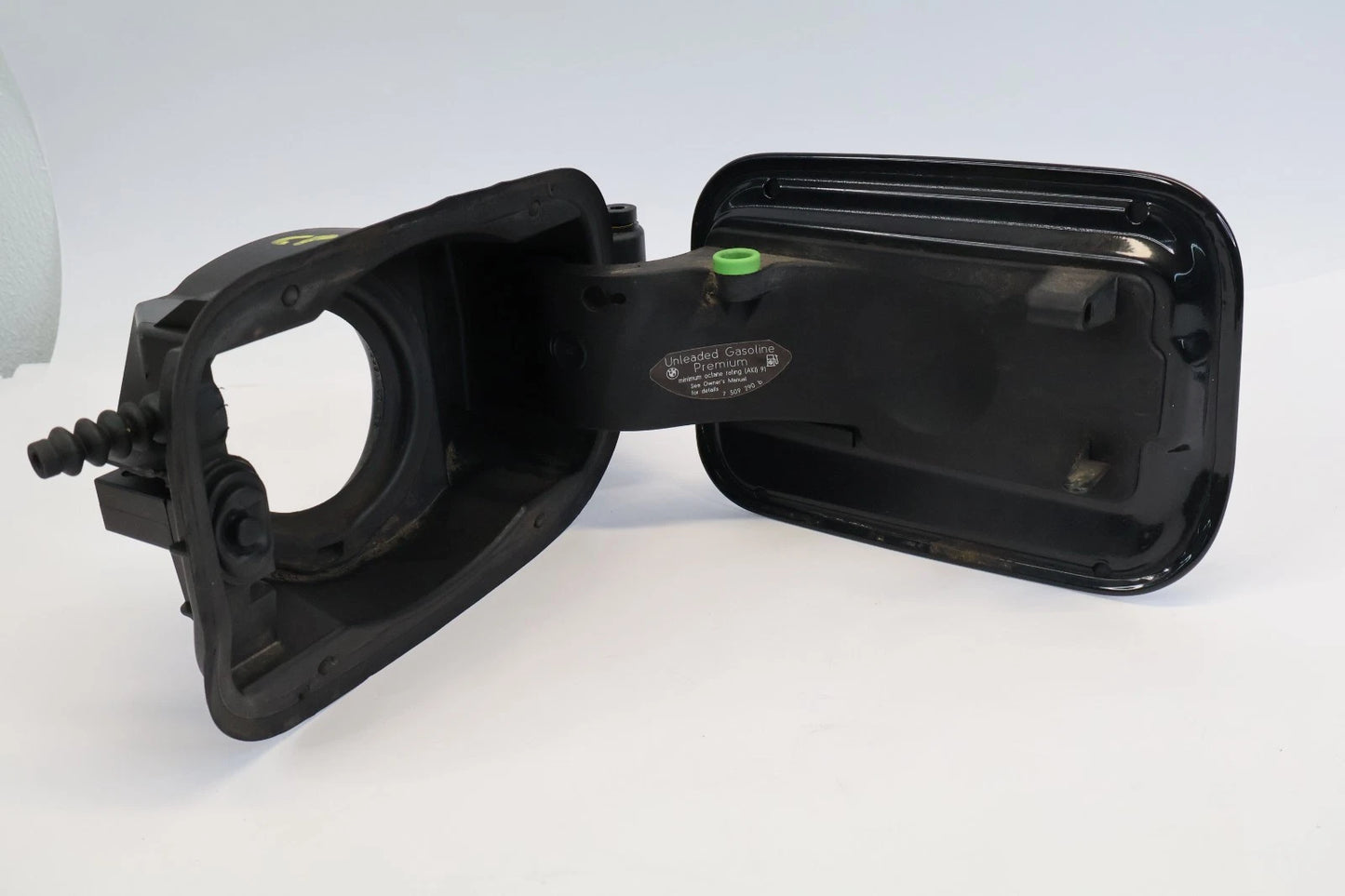 2008 BMW 535XI 2008-2010 535I 528I FUEL FILLER GAS TANK DOOR COVER W/ HINGE OEM
