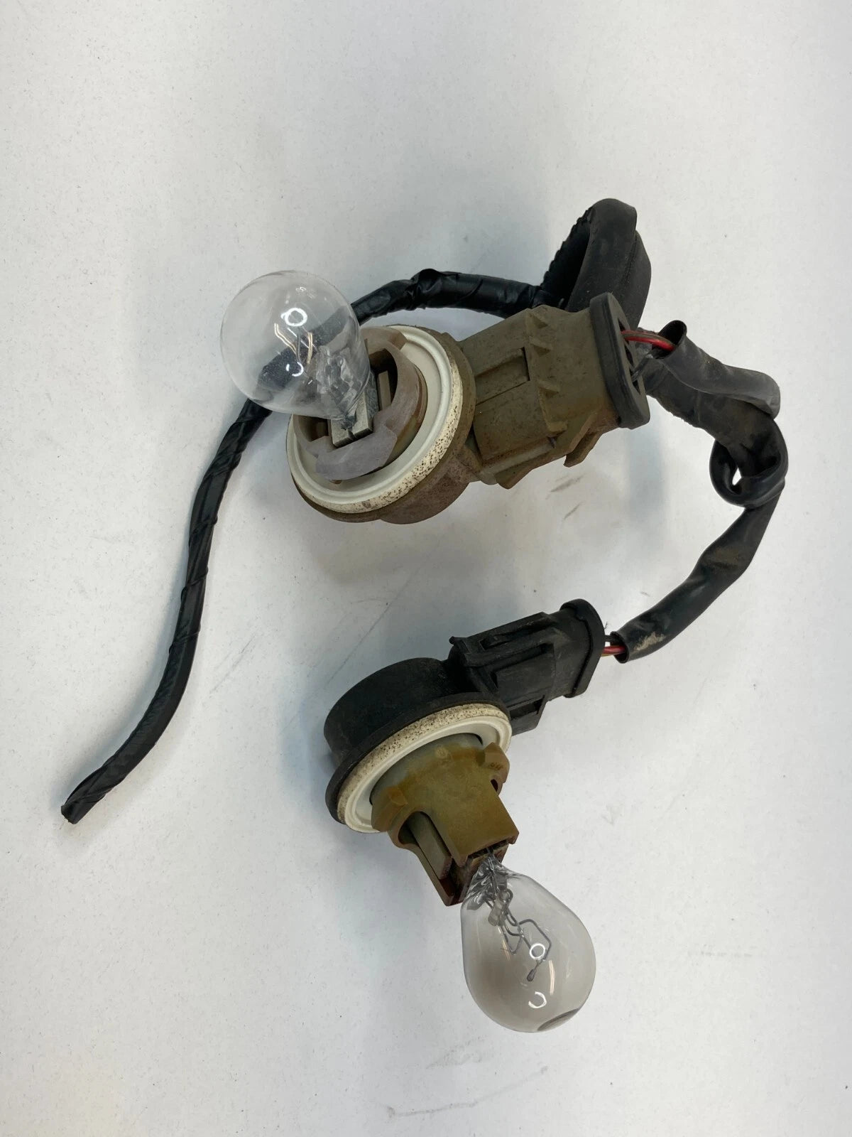 1997 97 FORD ESCORT REAR TRUNK TAIL LIGHT TAILLIGHT TAIL LAMP WIRING HARNESS OEM