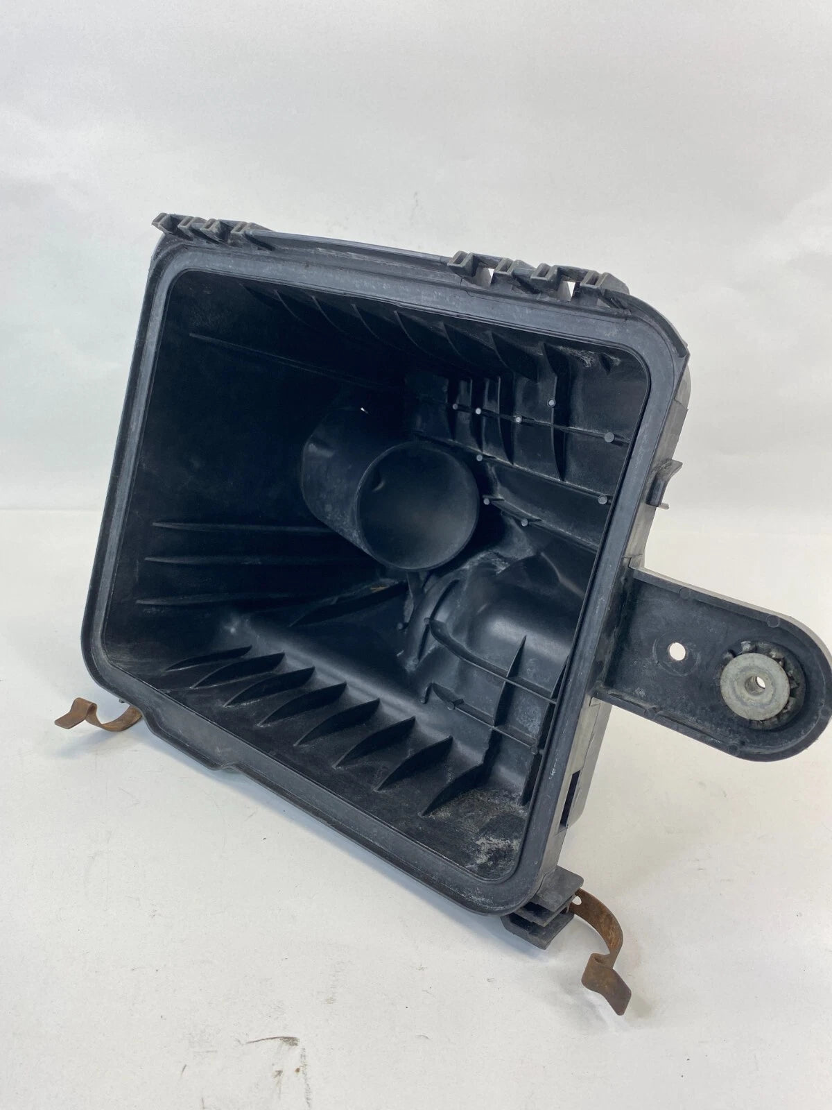 2006-2009 TORRENT 05-09 EQUINOX 3.4L AIR INTAKE FILTER CLEANER BOX LOWER HOUSING