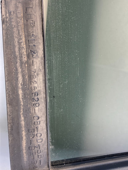 2003 04 05 2006 Lincoln Navigator Rear Left Back Door Side Vent Window Glass