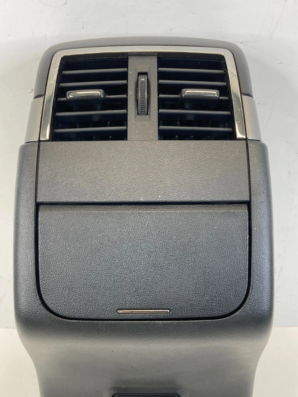 10-13 BUICK LACROSSE REAR CENTER CONSOLE W/AIR VENT GRILLE POWER OUTLET 20919910