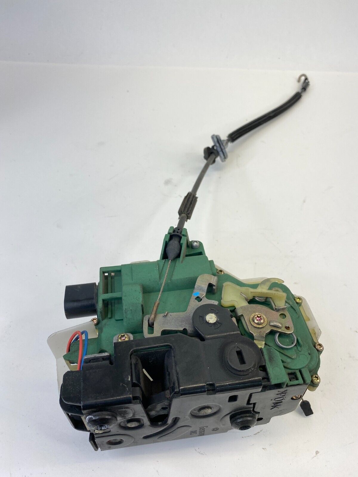 2001-2005 Volkswagen Passat Rear Right Back Pass Door Lock Latch Actuator Assy