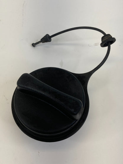 97-03 Ford F-150 97-99 F-250 4.6L 16V Fuel Filler Tank Gas Lid Cover Cap Assy