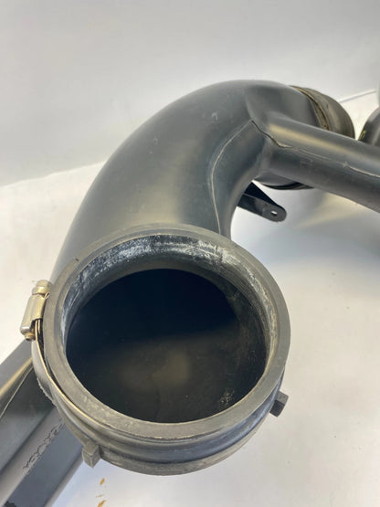 01-06 CHEVY TAHOE SILVERADO AIR INTAKE FILTER OUTLET DUCT RESONATOR 15060999 OEM