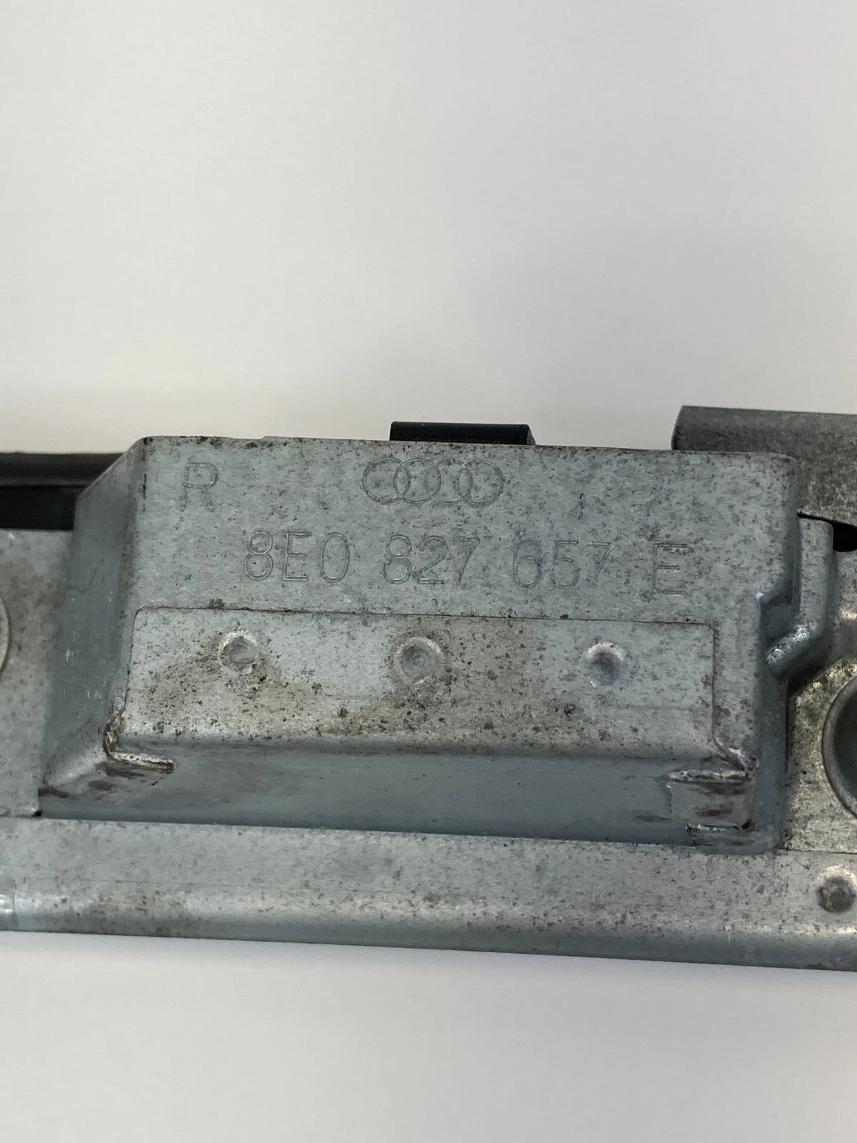 04-11 AUDI A4 A6 QUATTRO RR TRUNK LICENSE LIGHT LAMP BEZEL MOLDING 8E0807430 OEM