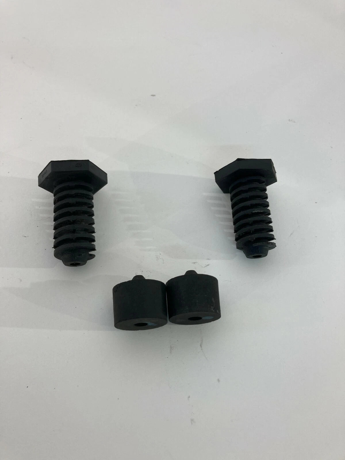 2009-2014 VW VOLKSWAGEN ROUTAN HOOD HINGE SCREM MOUTING BOLTS SET OEM