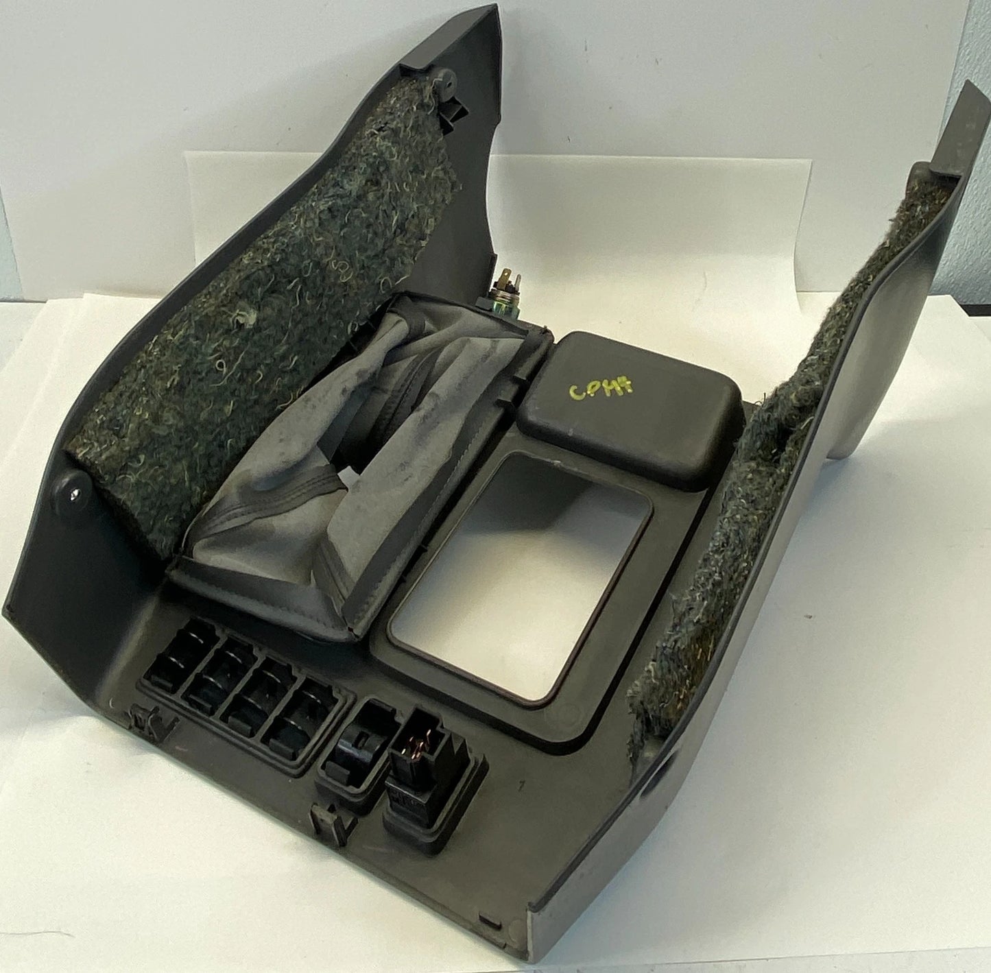 19-02 ISUZU TROOPER CENTER CONSOLE SHIFTER TRIM BEZEL W/ WINTER POWER SWITCH OEM
