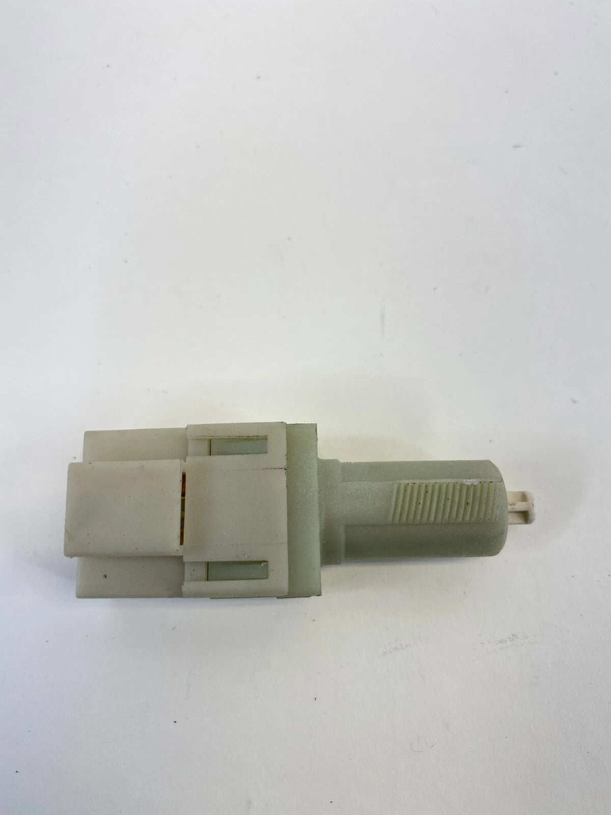 2008 2009 2010 SATURN VUE BRAKE LIGHT STOP LAMP SWITCH 96628565 OEM