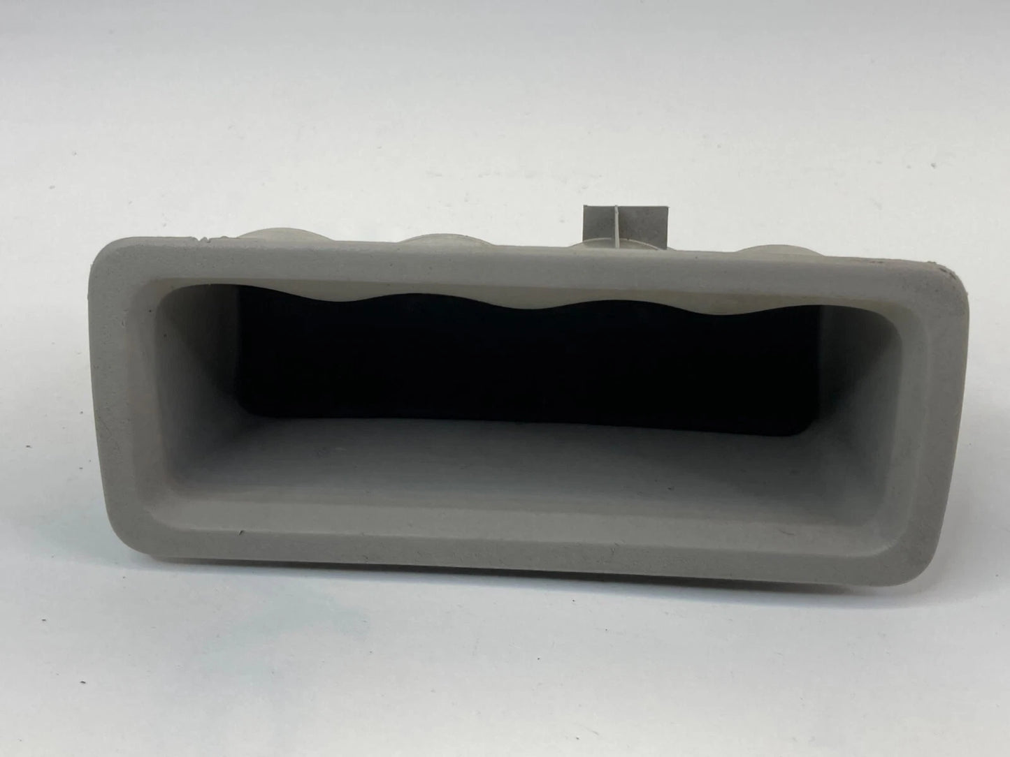 2005-2010 JEEP GRAND CHEROKEE REAR LEFT INNER DOOR PULL HANDLE TRAY TRIM POCKET