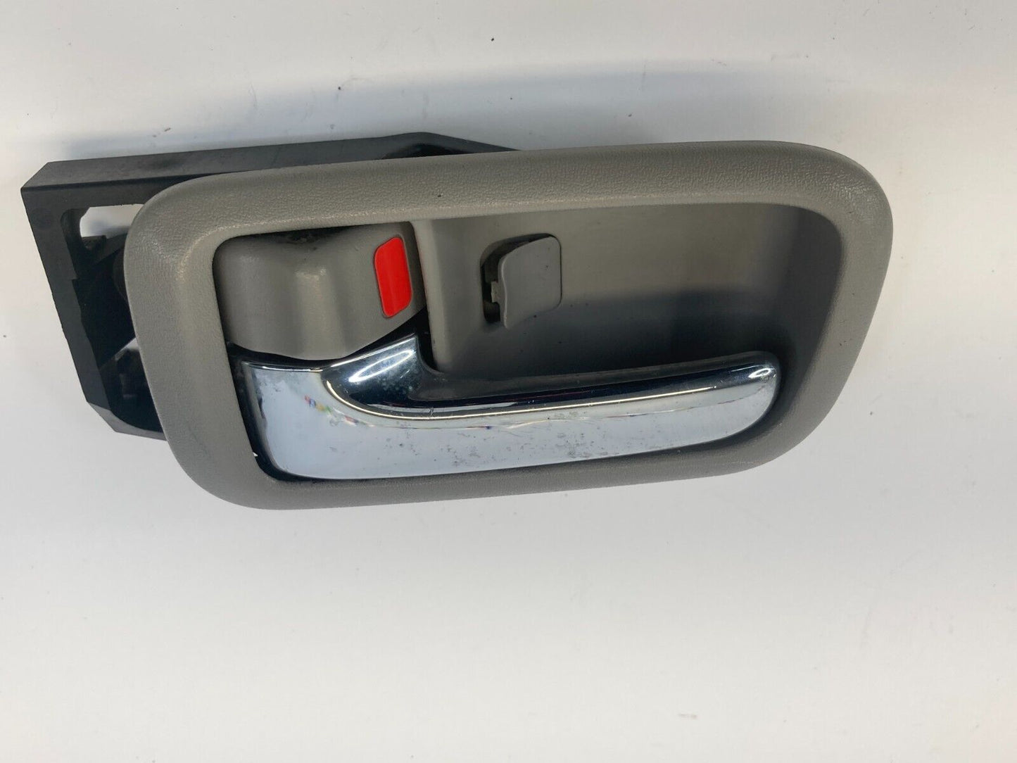 01-07 Toyota Highlander Rear Left Side Inner Door Handle W/ Bezel 69206-30150