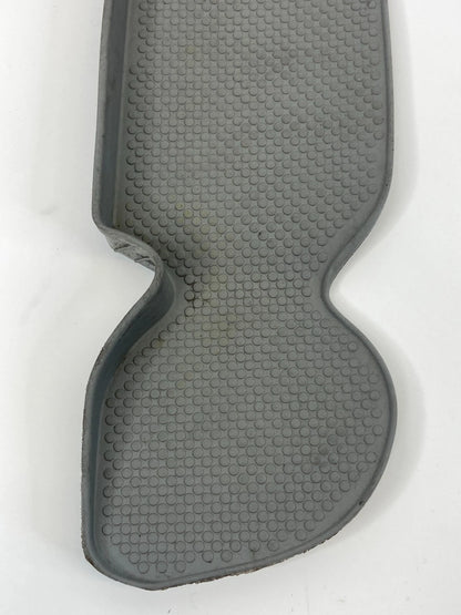 05-07 VOLKSWAGEN JETTA FRONT LEFT DOOR PANEL INSERT MAT RUBBER 1K4-868-133 OEM