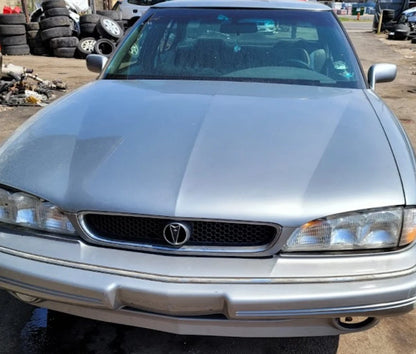1993-1995 PONTIAC BONNEVILLE FRONT GRILL GRILLE W/ EMBLEM SILVER 25607598 OEM