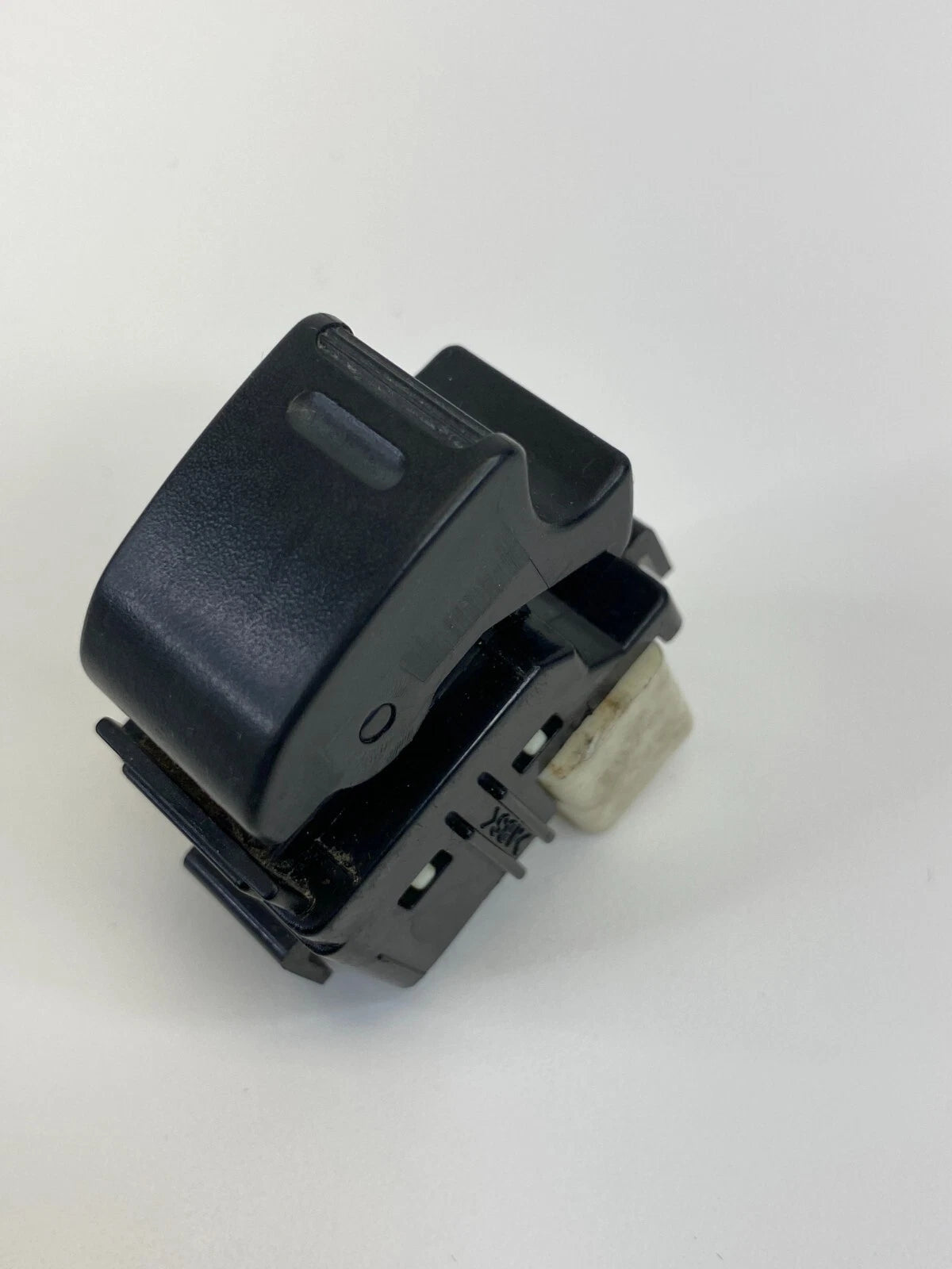 2003-2008 TOYOTA COROLLA 4-DR FRONT RIGHT PASSENGER DOOR WINDOW BUTTON SWITCH