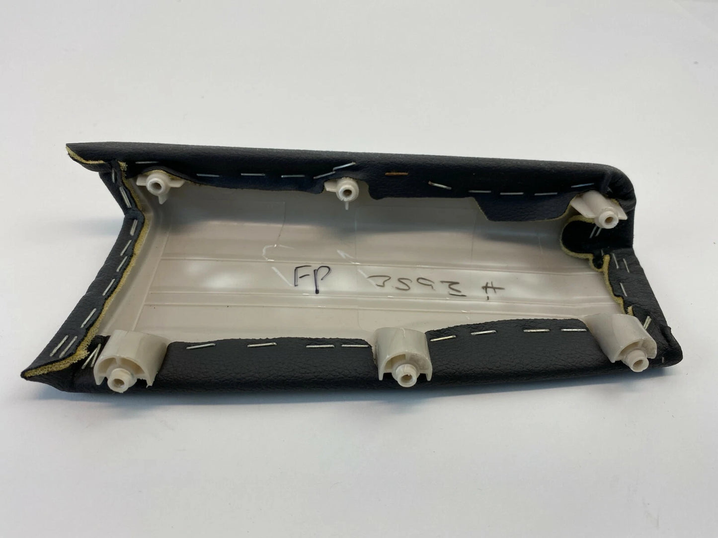 2011-2014 CHEVROLET CRUZE FRONT RIGHT INTERIOR DOOR PANEL ARMREST ASSEMBLY OEM