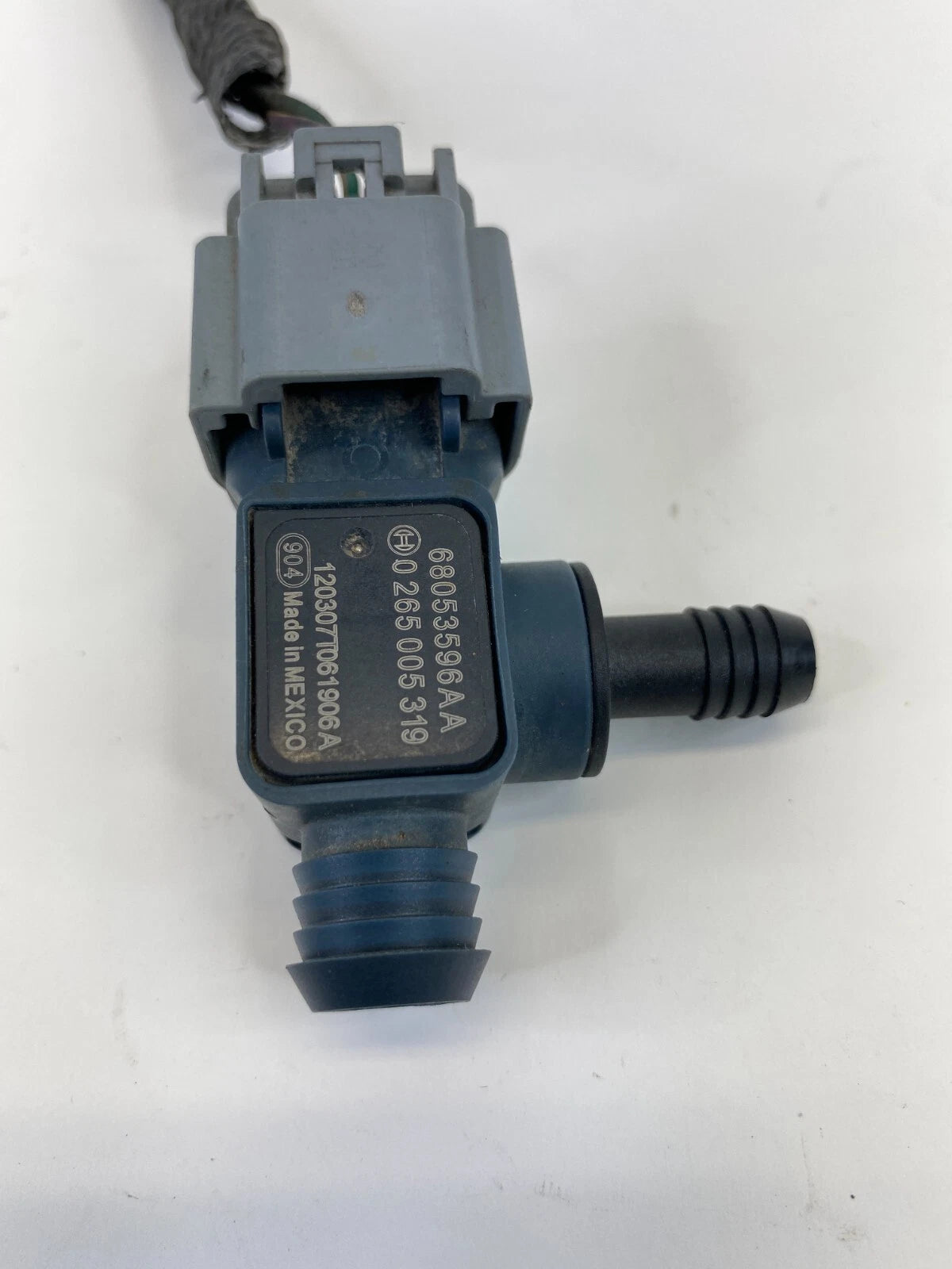 2011 2012 2013 CHRYSLER TOWN & COUNTRY BRAKE BOOSTER CHECK VALVE 68053596AA OEM