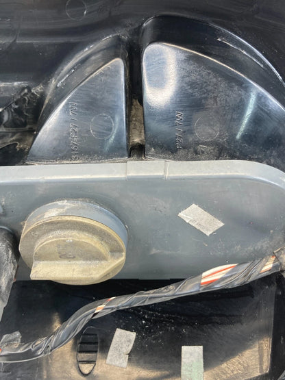 05-07 JEEP LIBERTY REAR RIGHT PASSENGER TAIL LIGHT TAILLIGHT LAMP 55157062 OEM