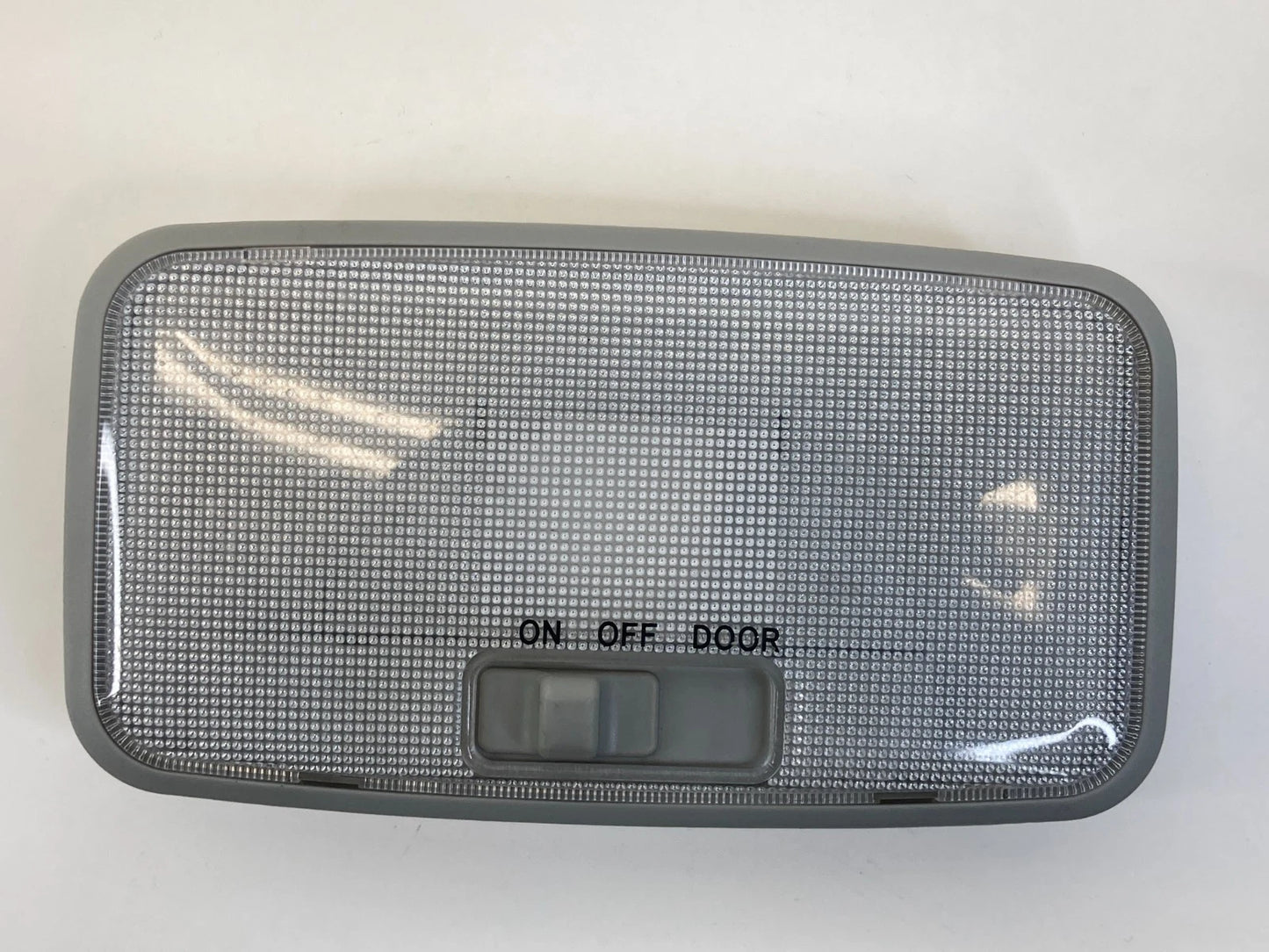 2009-2013 TOYOTA MATRIX REAR OVERHEAD CONSOLE DOME LIGHT MAP LAMP