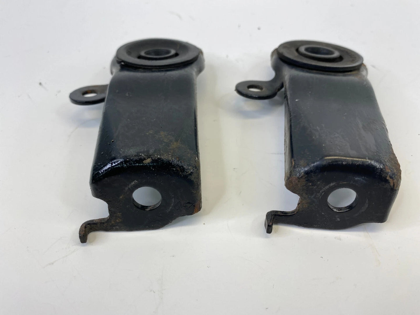 1999-2003 LEXUS RX300 UPPER RADIATOR MOUNT SUPPORT BRACKET HOLDER PAIR SET OEM