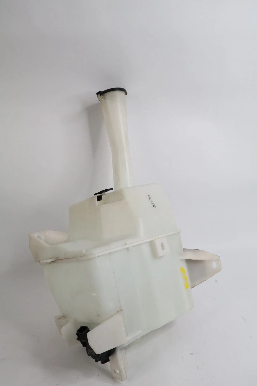 2004-2020 TOYOTA SIENNA WINDSHIELD WASHER FLUID RESERVOIR WITH PUMP 060851-096