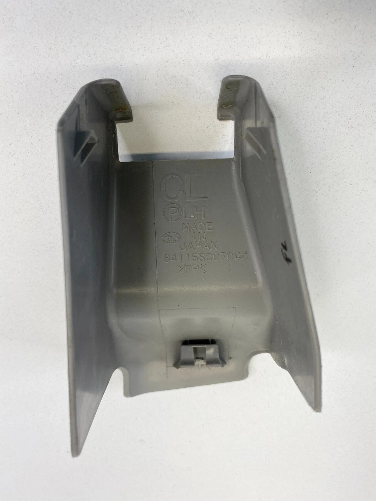 09-13 SUBARU FORESTER LEFT OUTER SEAT TRACK END COVER TRIM CAP 64115SC070 OEM