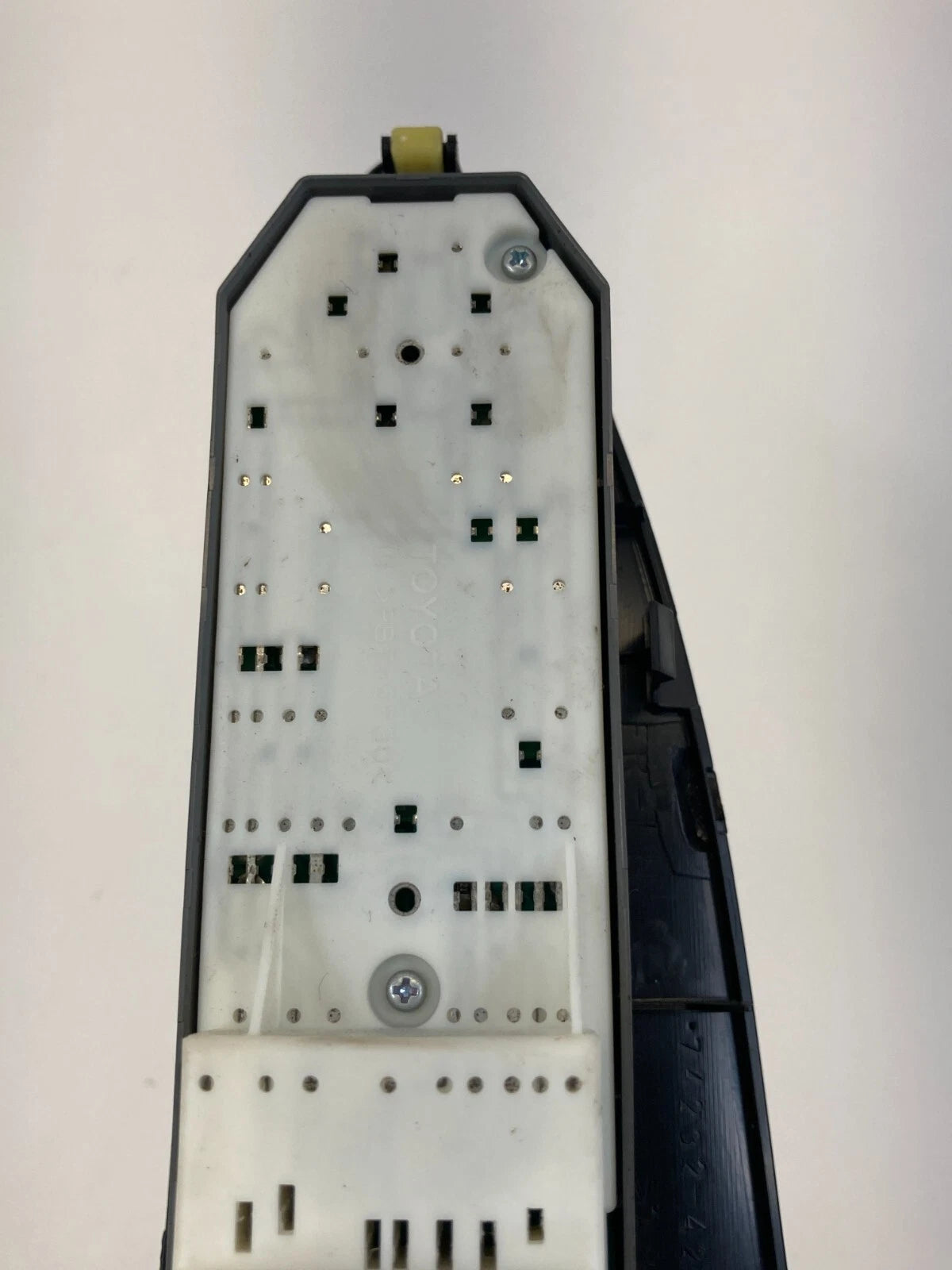 2006-2012 TOYOTA RAV4 FRONT LEFT DRIVER MASTER WINDOW SWITCH & BEZEL 74232-42070