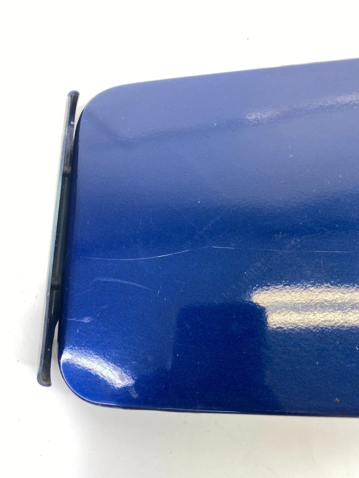 2012-2019 Nissan Versa SEDAN Fuel Filler Door Tank Gas Lid Cover Assy OEM