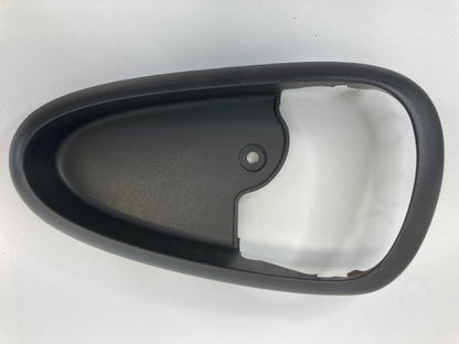 99-05 Pontiac Grand AM Sedan Front Right Inner Door Handle Cover Bezel 22617652