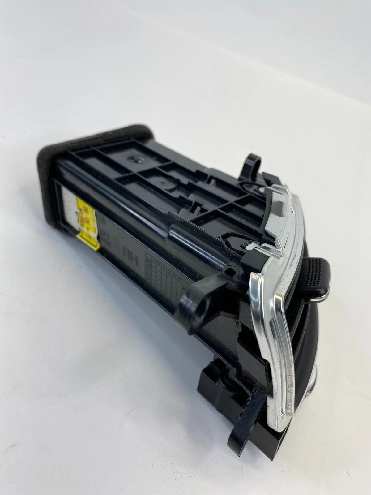 11-14 HYUNDAI SONATA REAR RIGHT CENTER CONSOLE AC AIR VENT HEATER OUTLE GRILL