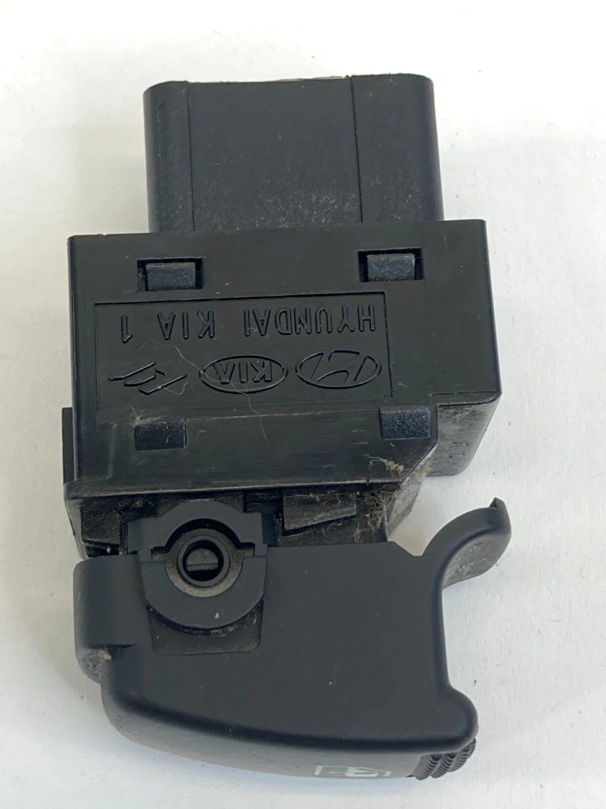 2005-2010 KIA SPORTAGE REAR RIGHT SIDE POWER WINDOW SWITCH CONTROL BUTTON OEM