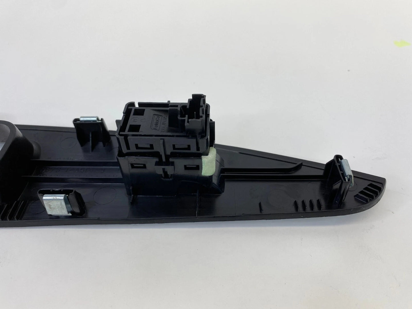 2013-2016 FORD FUSION REAR RIGHT SIDE DOOR WINDOW SWITCH TRIM OEM DS73-14A567-B