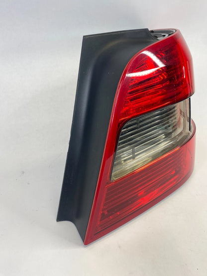2010-2012 MERCEDES GLK350 REAR RIGHT PASSENGER TAIL LIGHT LAMP OEM A2048201464