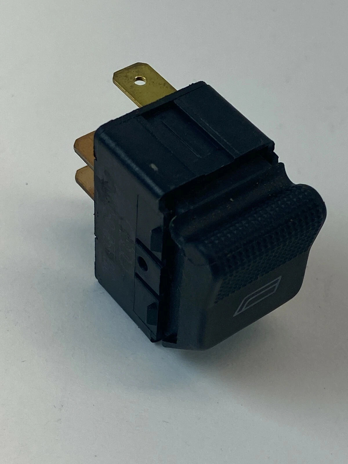 1997-2001 AUDI A4 A4 QUATTRO POWER SWITCH WINDOW CONTROL DOOR 4D095985501C OEM