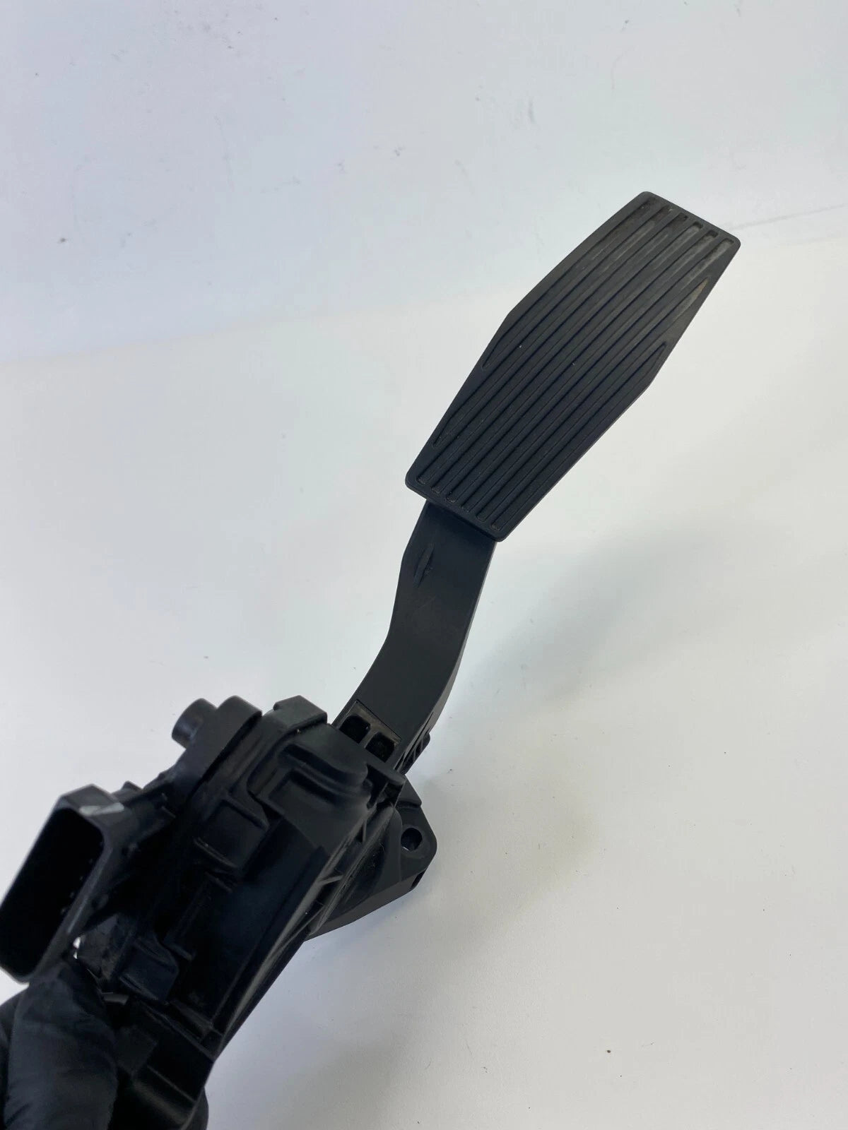 2011-2015 CHEVROLET CRUZE ACCELERATOR GAS PEDAL POSITION SENSOR 13252702 OEM