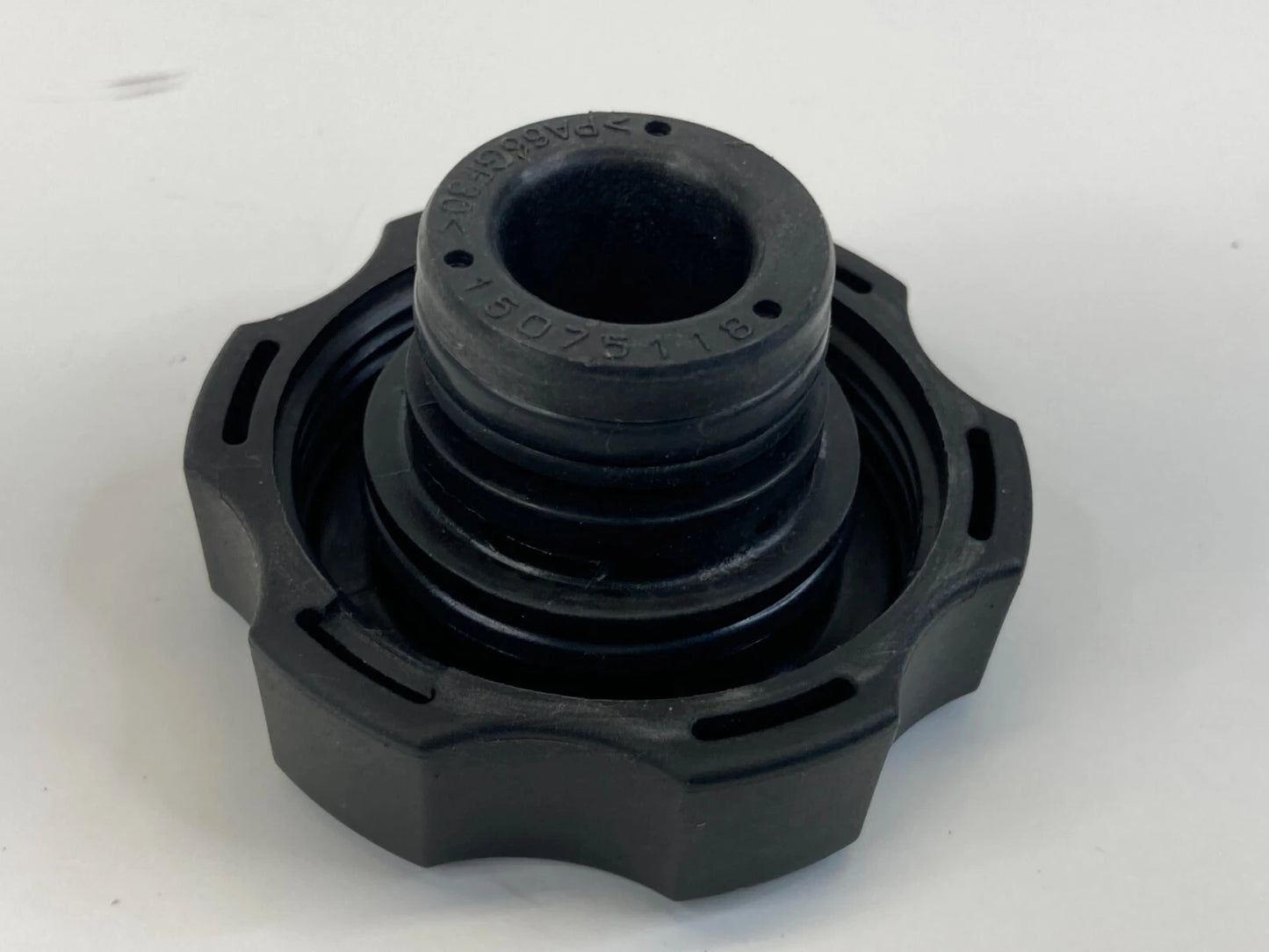 2000-2013 CHEVROLET TAHOE GMC YUKON RADIATOR COOLANT OVERFLOW TANK CAP 15075118