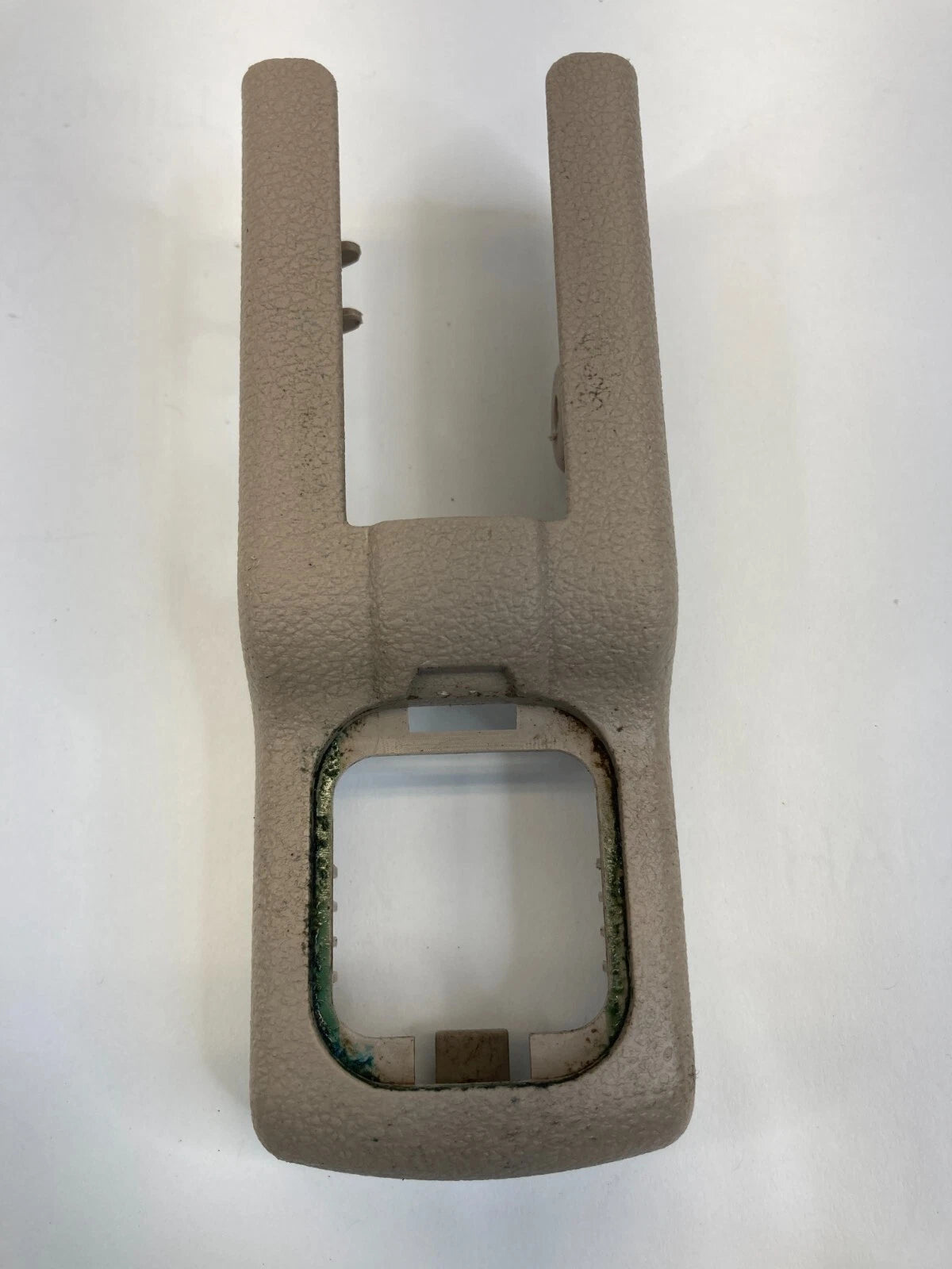 05 06 07 08 09 10 KIA SPORTAGE FRONT SEAT RIGHT SIDE TRACK COVER CAP TRIM OEM