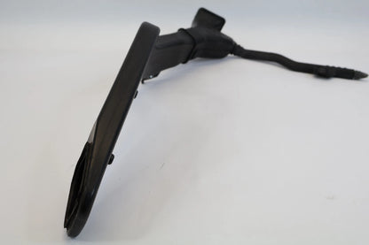 2016-2018 HONDA PILOT 3.5L FRONT INTAKE BATTERY AIR DUCT ASSEMBLY OEM