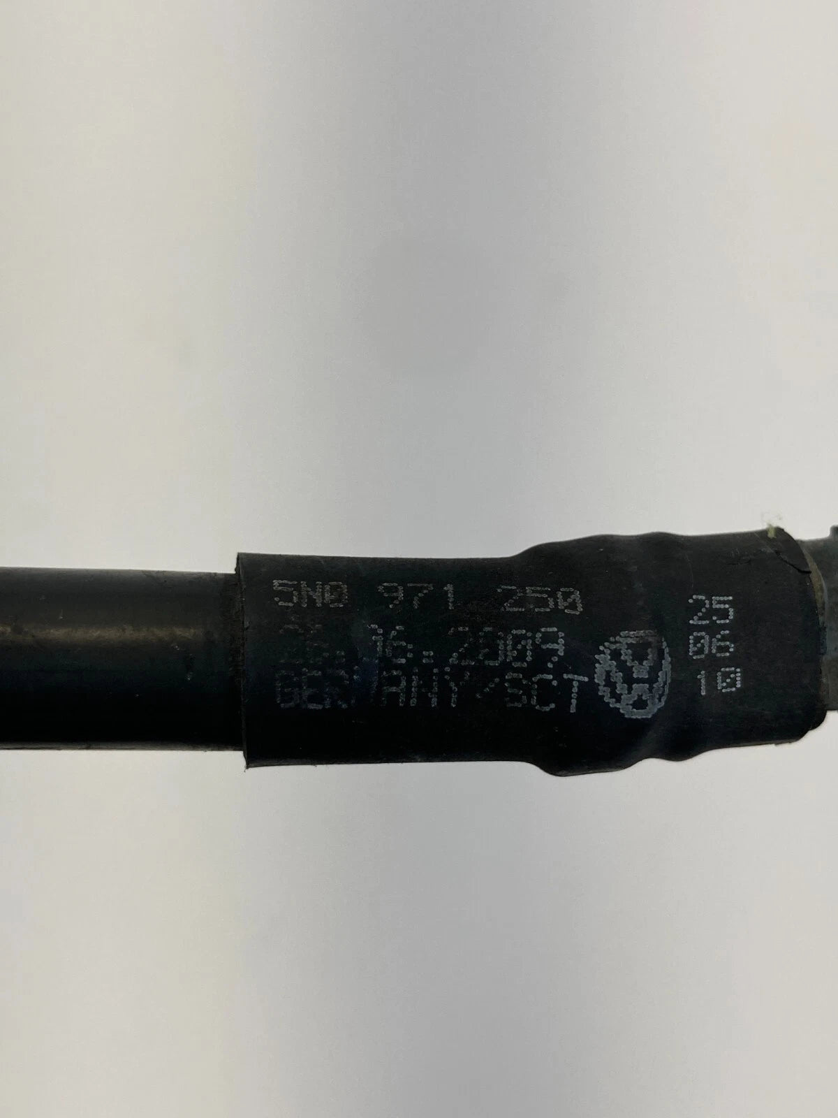 2011 2012 2013 2014 2015 2016 VOLKSWAGEN CC BATTERY GROUND CABLE TERMINAL OEM