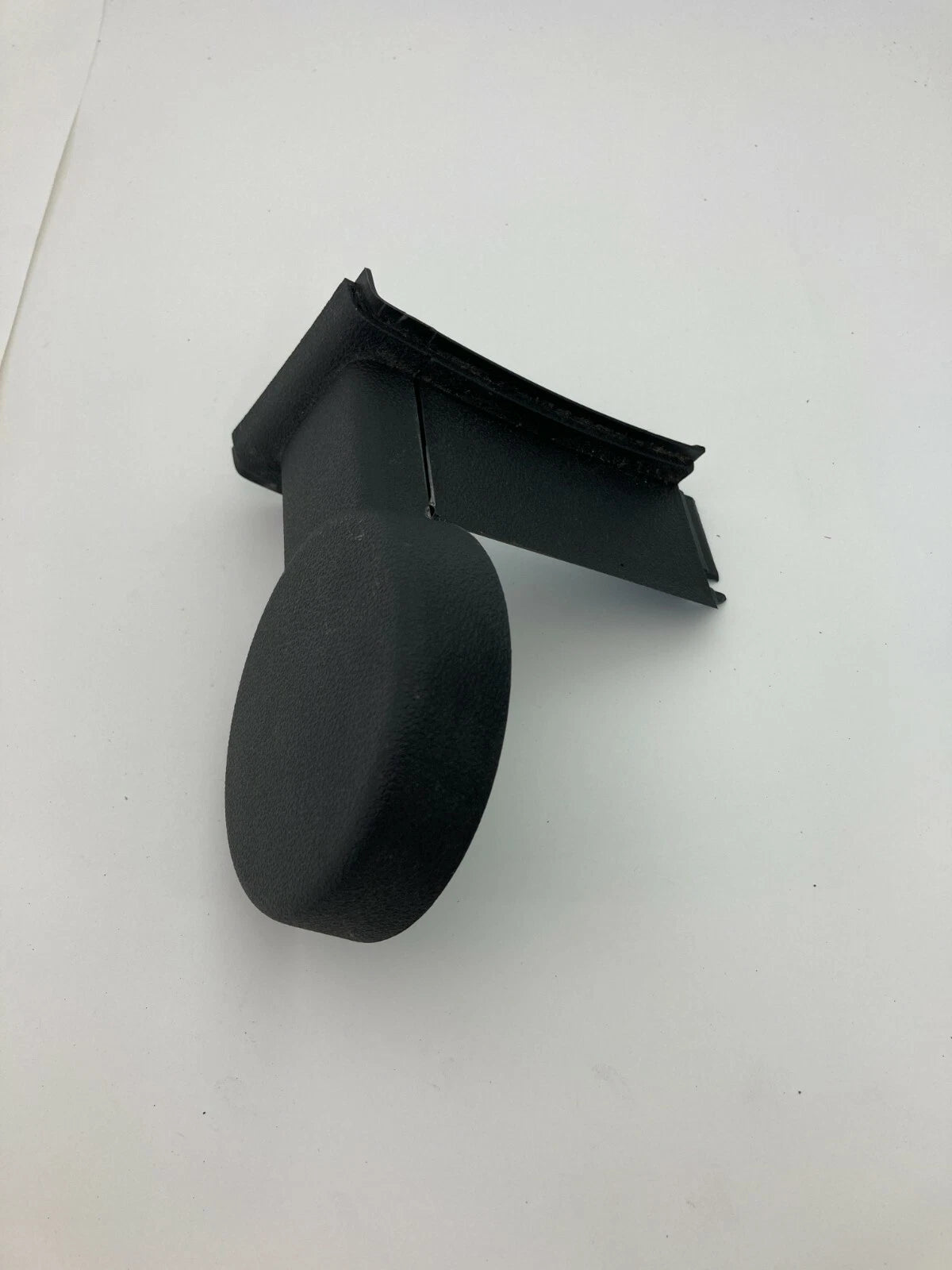 2005-2010 CHEVROLET COBALT CENTER CONSOLE ARMREST CUP HOLDER LEFT COVER TRIM CAP