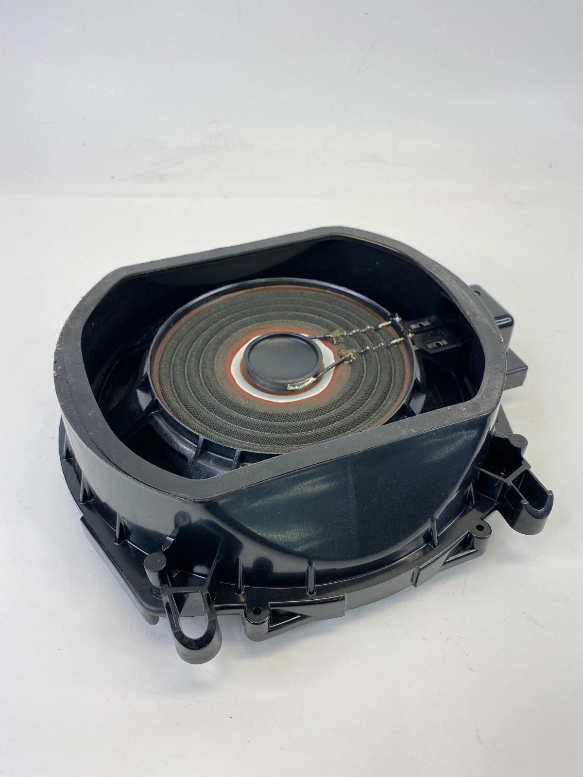 2011-2014 BMW X3 FRONT LEFT SUBWOOFER SPEAKER UNDER SEAT UNIT 4304-078-61621 OEM