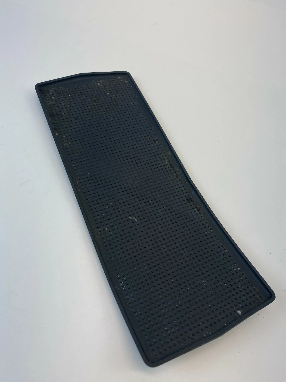 2002-2007 SATURN VUE CENTER CONSOLE INSERT RUBBER MAT LINER 52685 OEM
