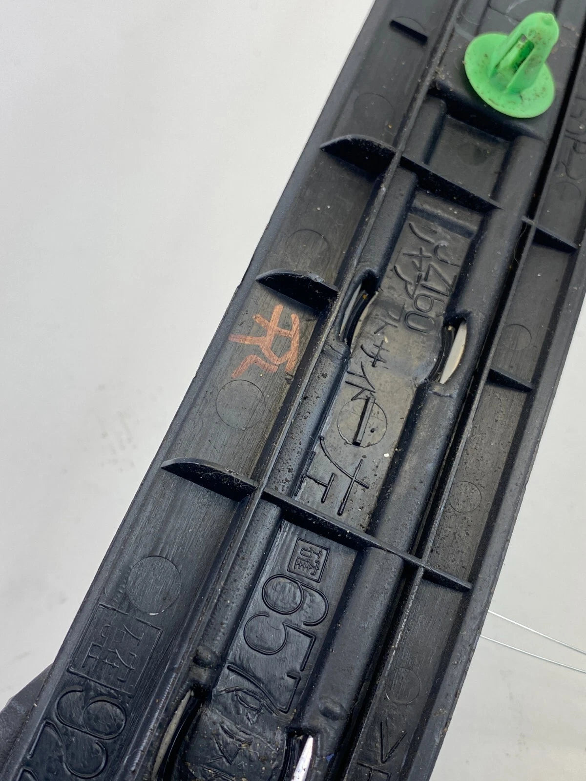 1998-2005 LEXUS GS300 REAR LEFT SIDE DOOR SILL SCUFF STRIP PLATE 67916-30090 OEM