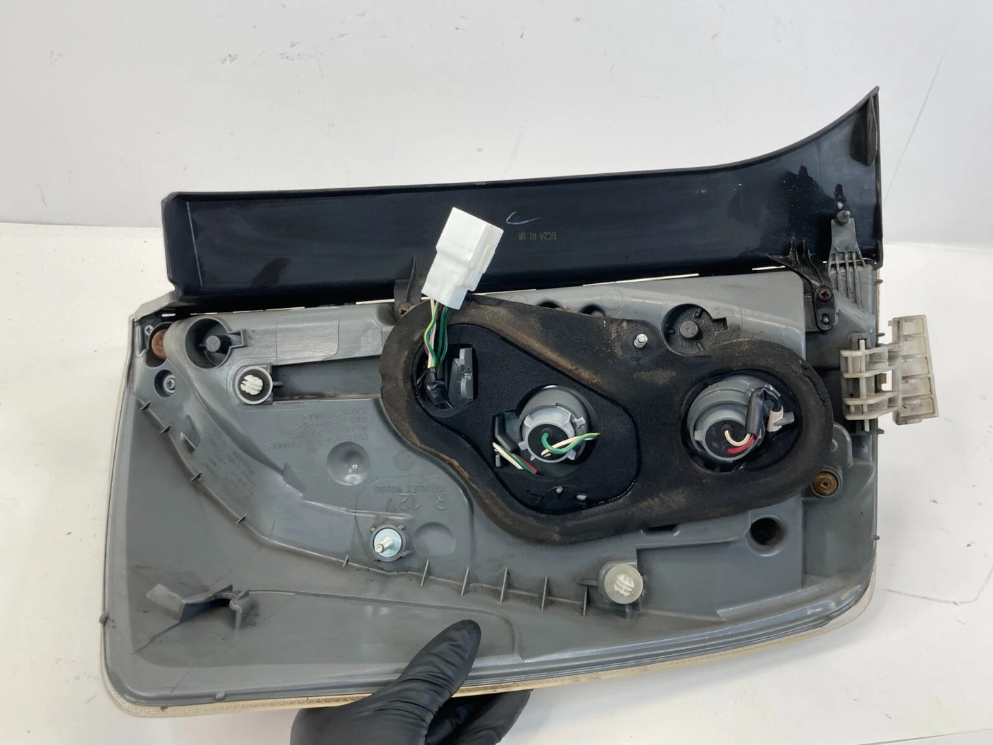 2012-2015 TOYOTA PRIUS RIGHT PASSENGER SIDE TAIL LIGHT TAILLIGHT LAMP ASSY OEM