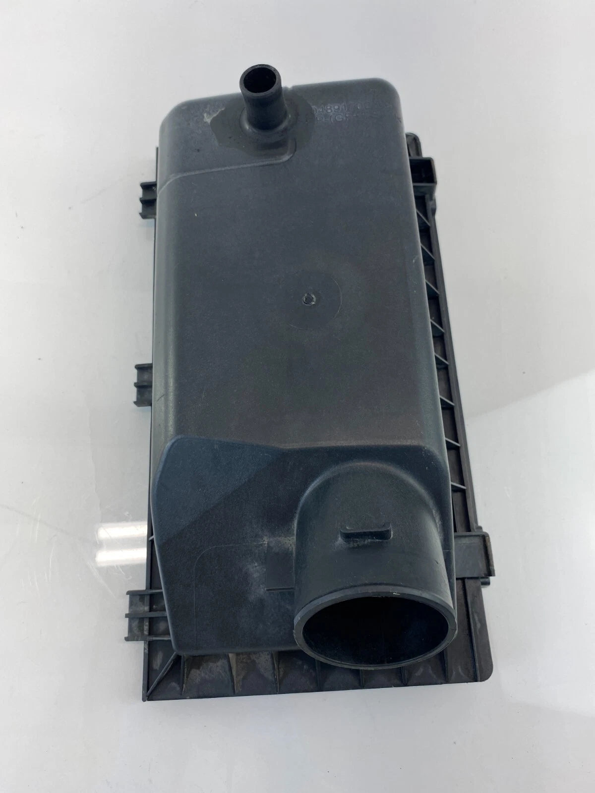 2007-2010 JEEP PATRIOT 2.4L UPPER AIR INTAKE CLEANER BOX FILTER COVER 04891700AB