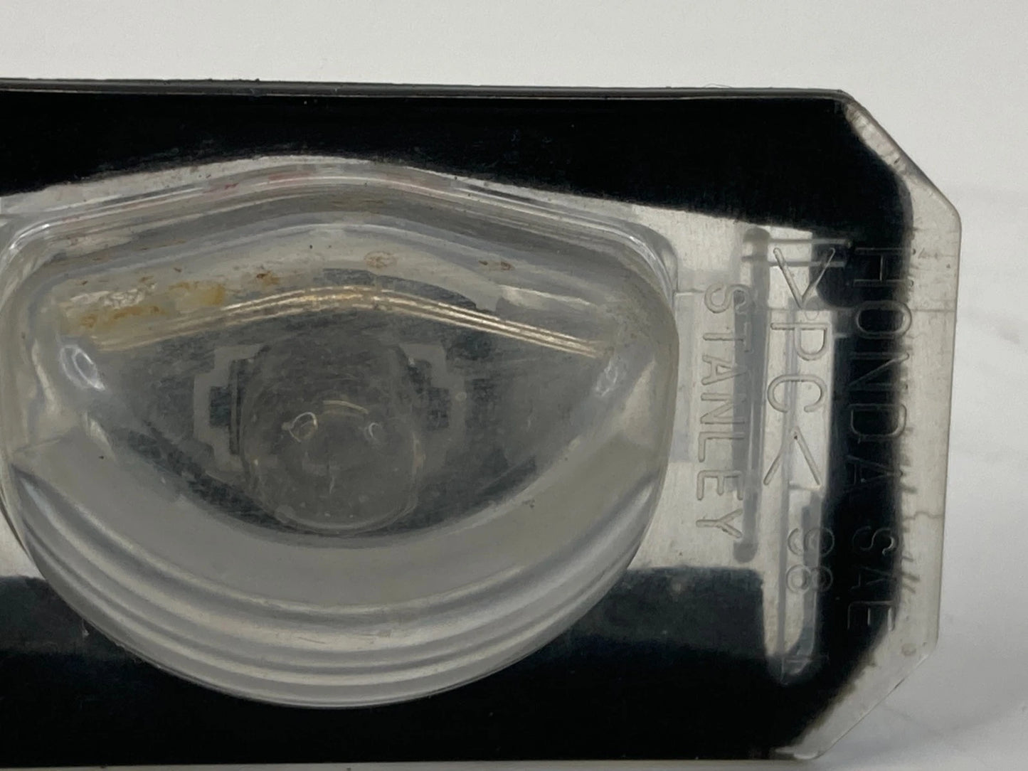 2001-2011 HONDA CIVIC REAR TRUNK LICENSE PLATE LIGHT HOUSING ASSEMBLY OEM E44057