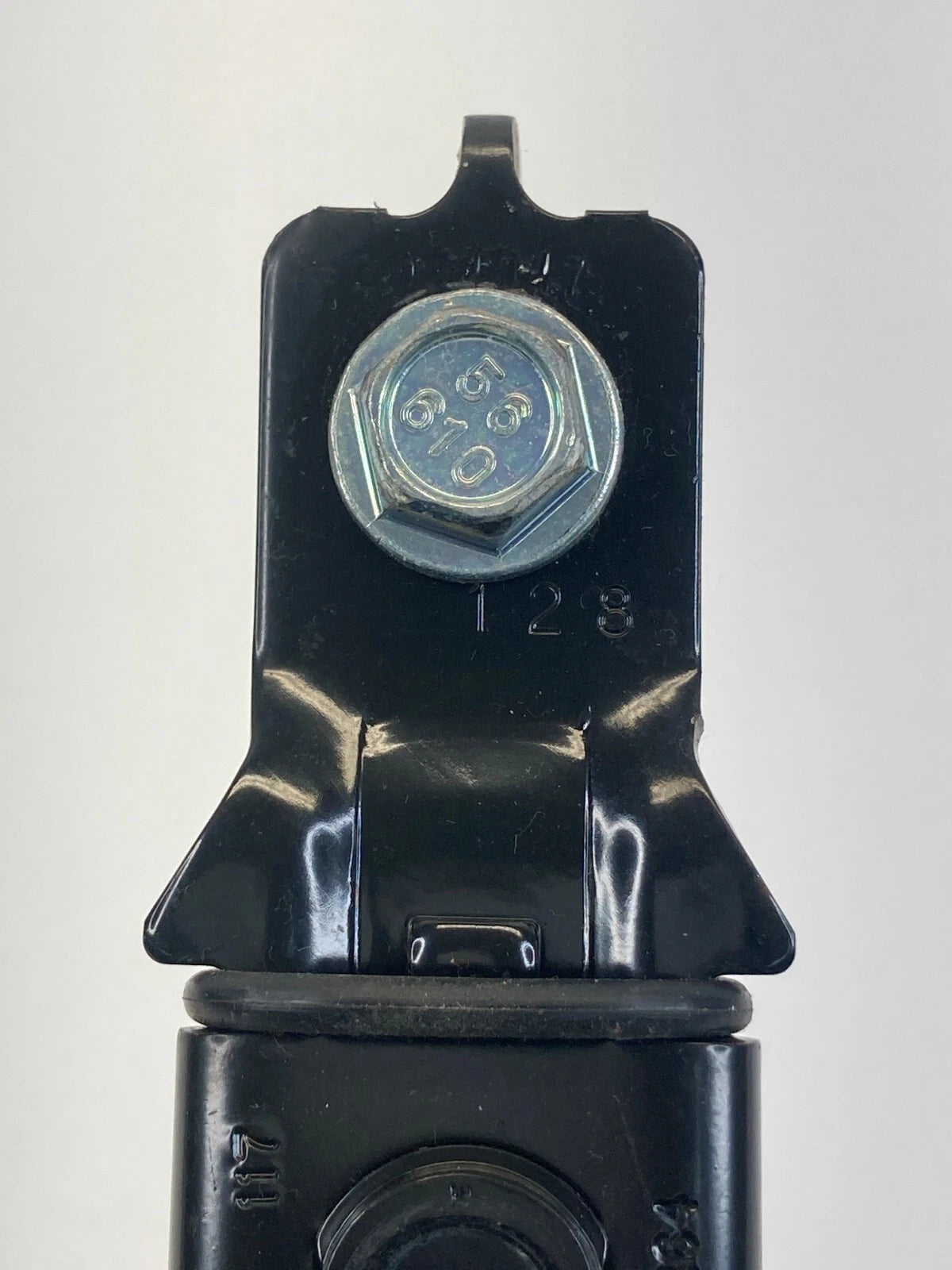 2011-2016 KIA OPTIMA FRONT RIGHT SIDE SEAT BELT HEIGHT ADJUSTER 2029264 OEM