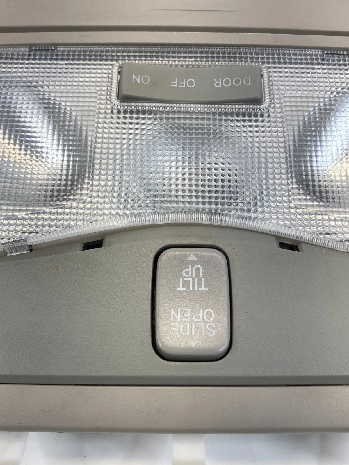 05 06 07 TOYOTA AVALON OVERHEAD CONSOLE DOME MAP LIGHT SUNROOF SWITCH 63650AC050