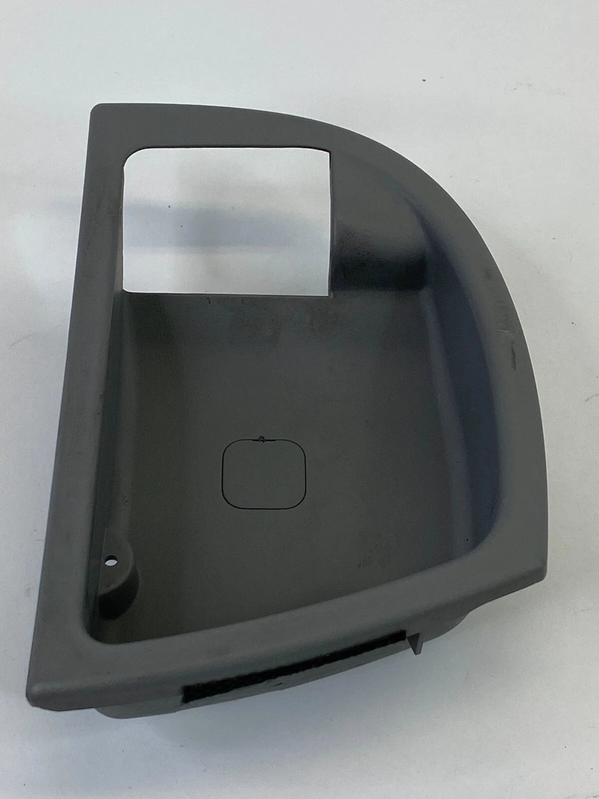 07-09 HYUNDAI SANTA FE REAR RIGHT PASSENGER HANDLE BEZEL COVER TRIM 83621-2B000