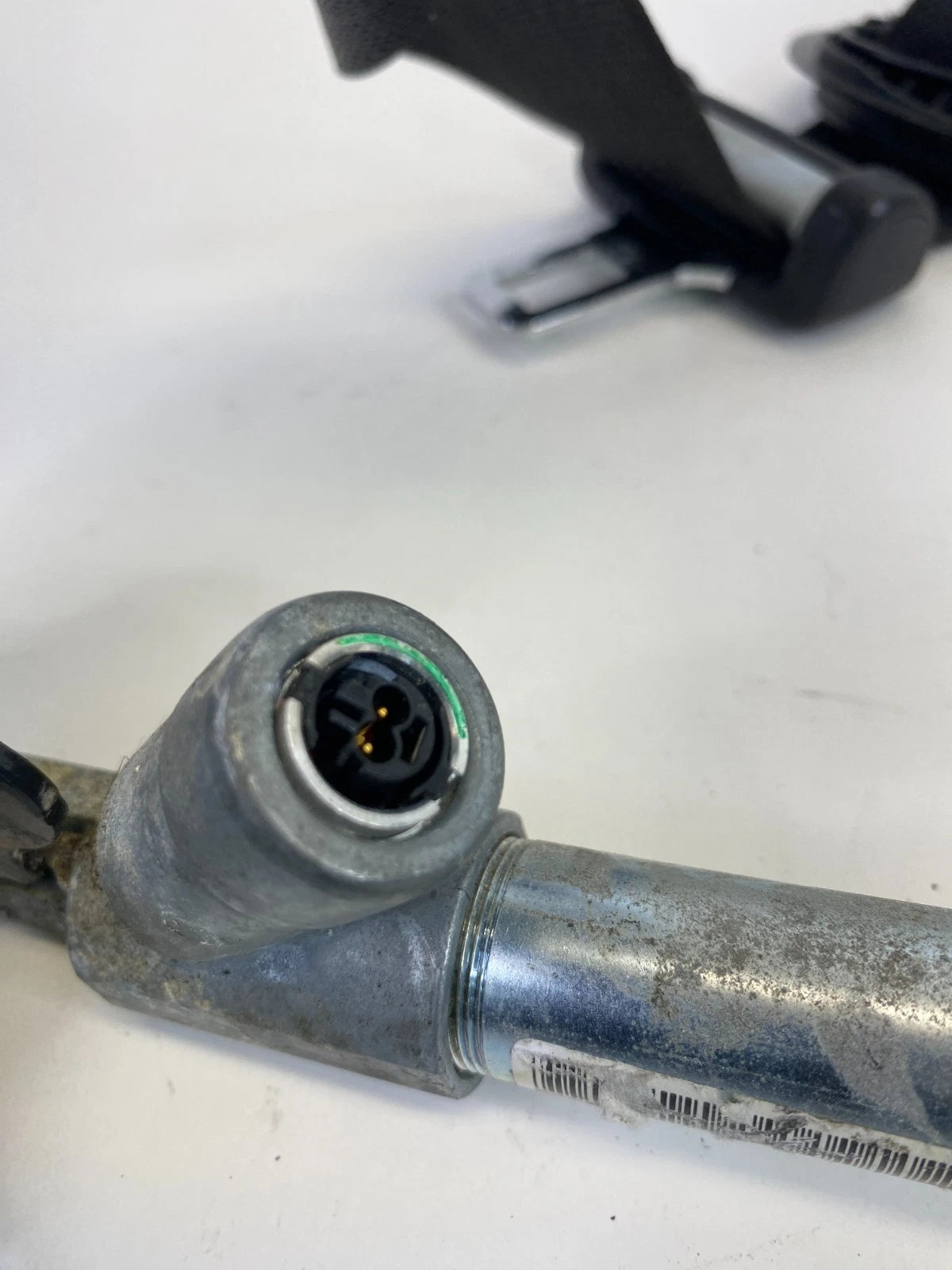 2010-2013 Buick LaCrosse Front Right Passenger Seat Belt Retractor OEM