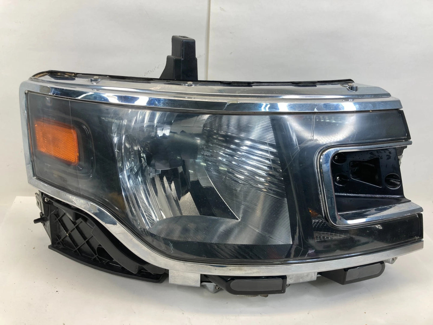 2013-2019 Ford Flex Front Right FR RH Halogen Headlight Headlamp DA83-13005 OEM