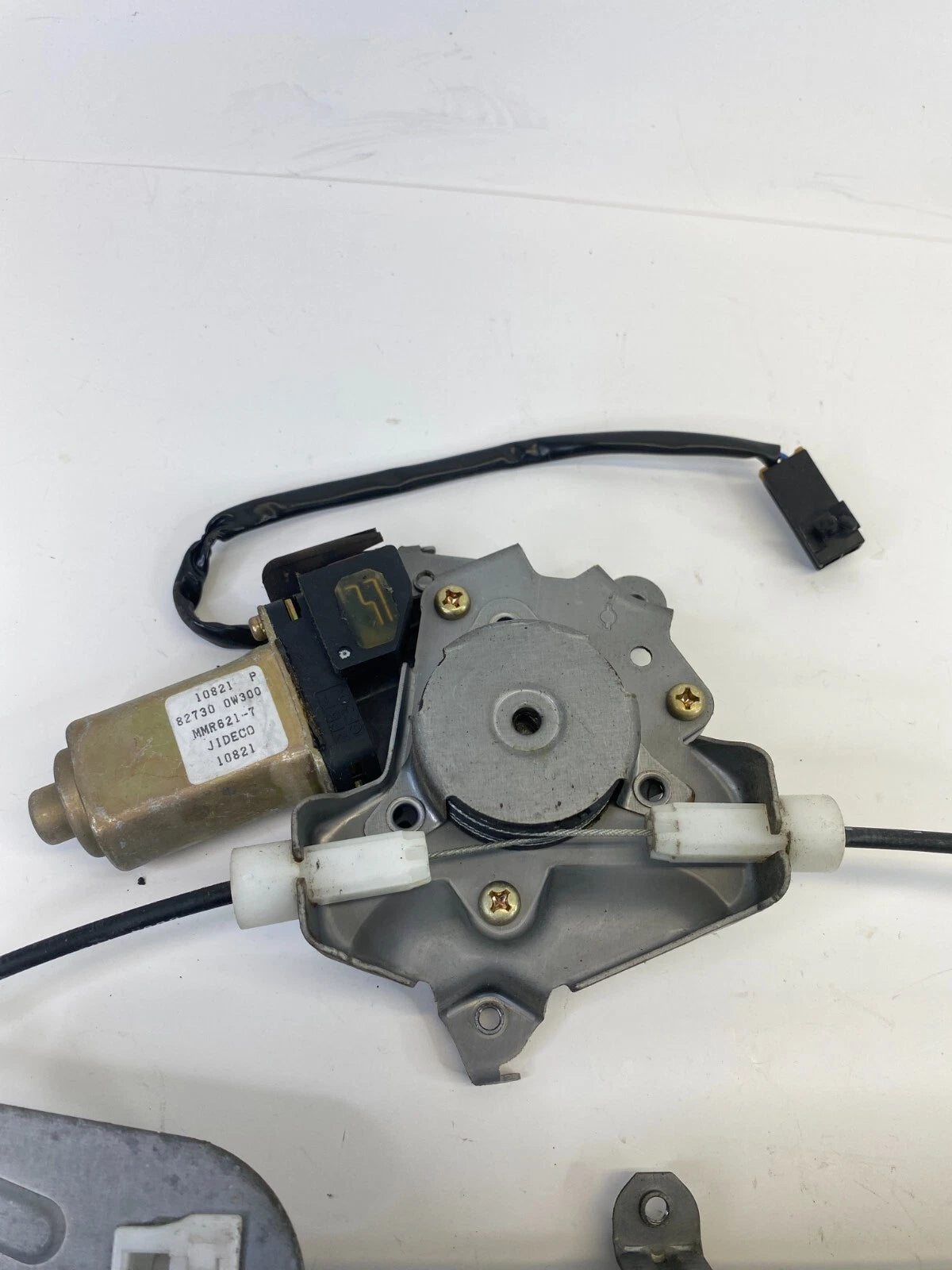 2001-2004 NISSAN PATHFINDER REAR RIGHT SIDE DOOR WINDOW REGULATOR W/ MOTOR OEM